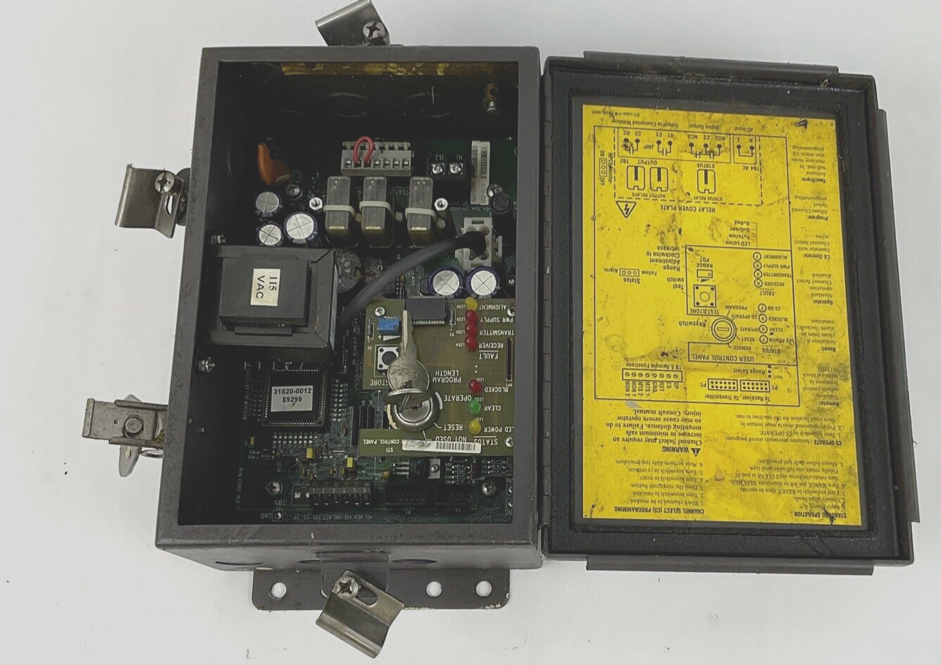STI MS4300B-2 SAFETY SCREEN CONTROLLER 115VAC 50/60HZ