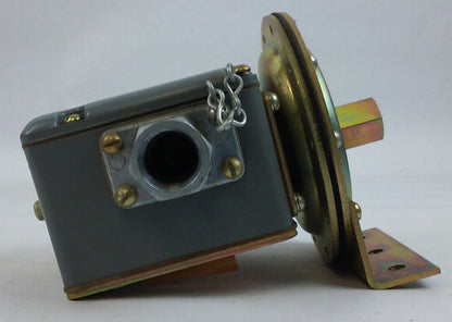 SQUARE D 9012 AMW-1 PRESSURE SWITCH RANGE .25-2.5 PSI DIFFERENTIAL .2-2 PSI