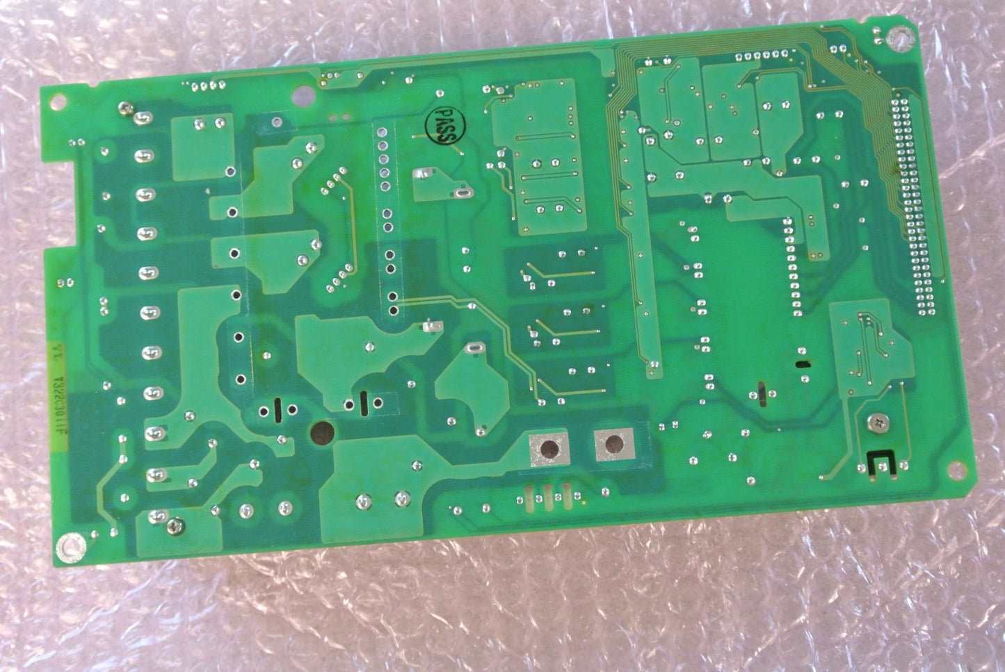 YASKAWA YPHT31521-3B / ETP617105 INVERTER DRIVE BOARD - NEW SURPLUS