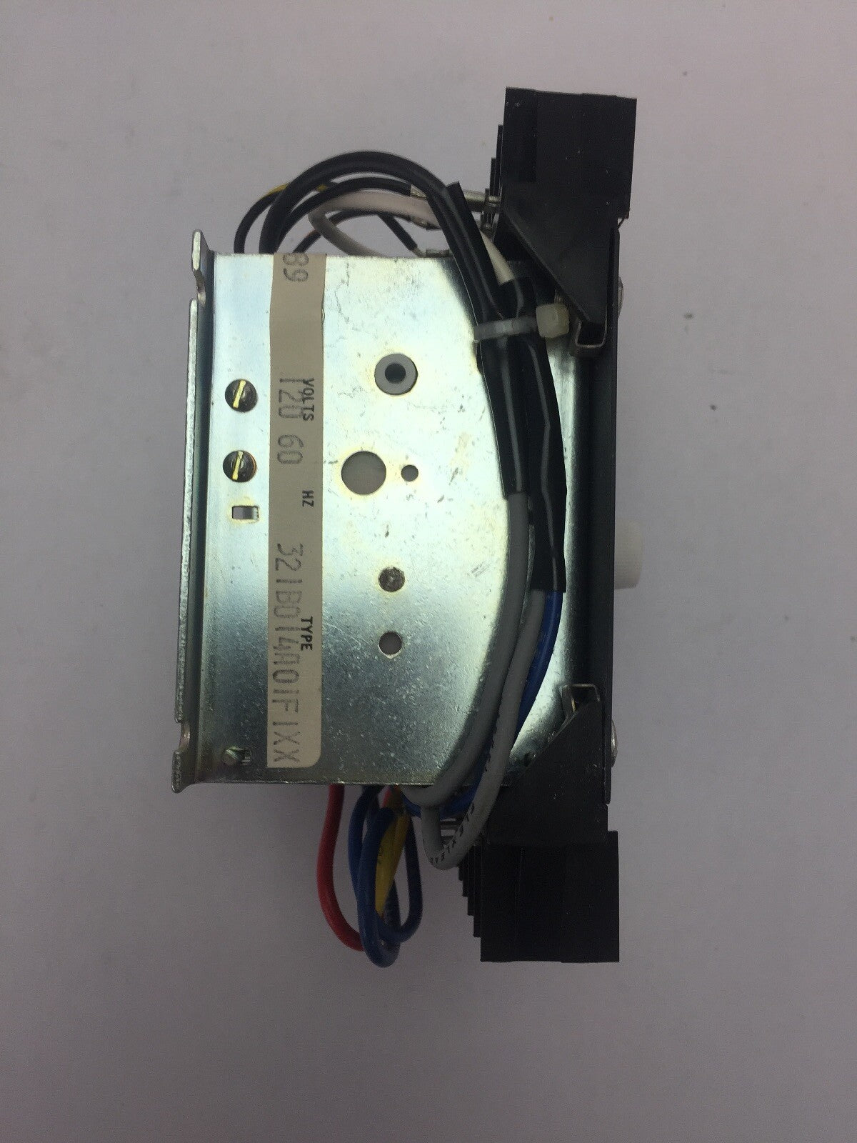 ATC 321B014A01F1XX TIME DELAY RELAY 120V 60HZ 0-10 MIN 115VAC 10A 230VAC 5A