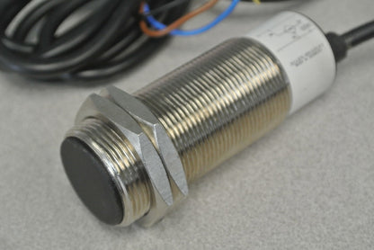 ALLEN-BRADLEY 871C-K10A30 CYLINDRICAL INDUCTIVE PROXIMITY SWITCH / 10-30VDC 30mm