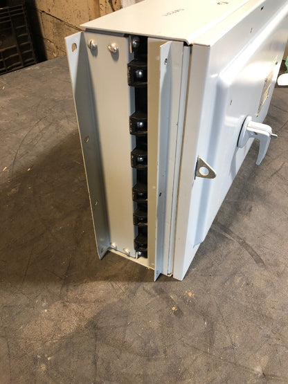 GE TYPE QMR THFP325 400 Amp 240VAC 250DVC Panelboard Unit W/Hardware