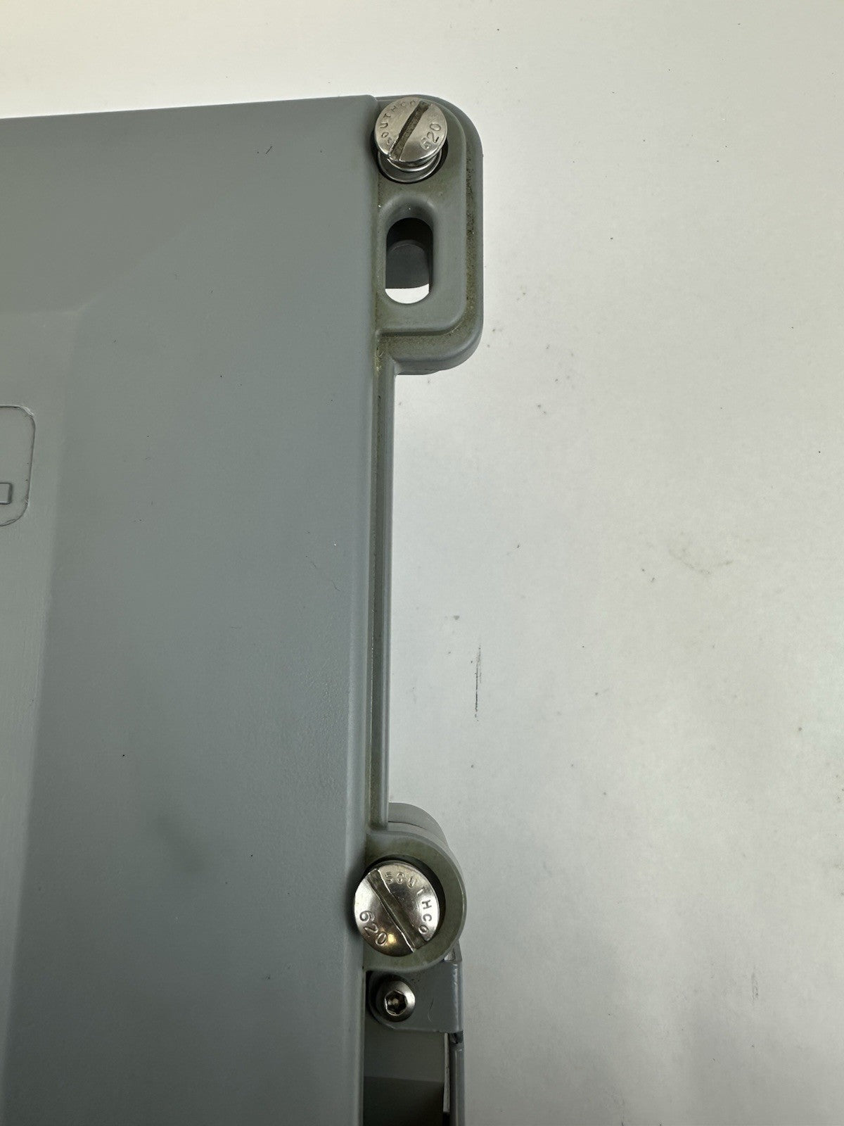 HUBBELL HBL460MIF9W PIN & SLEEVE MECHANICAL INTERLOCK 60A 240VA