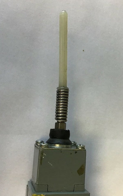 ALLEN BRADLEY 802T-WSP OILTIGHT LIMIT SWITCH  SER.J