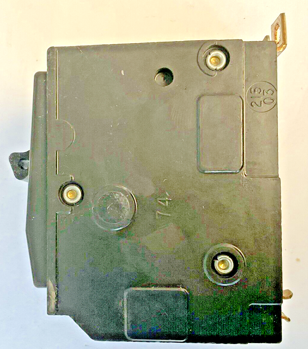 SQUARE D QOM320 CIRCUIT BREAKER 240VAC 22KA 3POLE 20A
