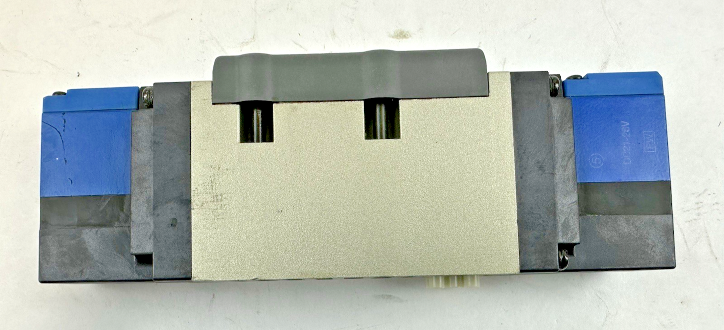 SMC VSS8-6-FJG-D-3EZ-V1 PNEUMATIC SOLENOID VALVE 24VDC 142 PSIG