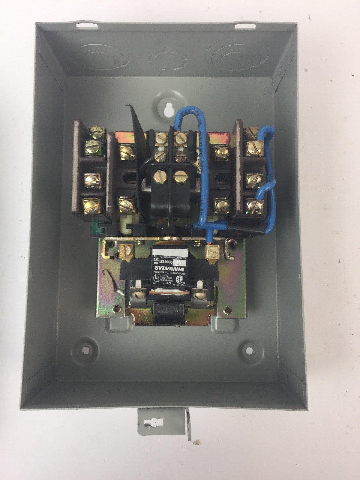 SYLVANIA LCL20A004-76 LIGHTING CONTACTOR 600VAC COIL 110-120V 60HZ 110V 50HZ