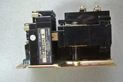 ALLEN-BRADLEY 700-BRZ310A1 AC CONTROL RELAY - 8 N.0. 120V COIL 10A NEW SURPLUS