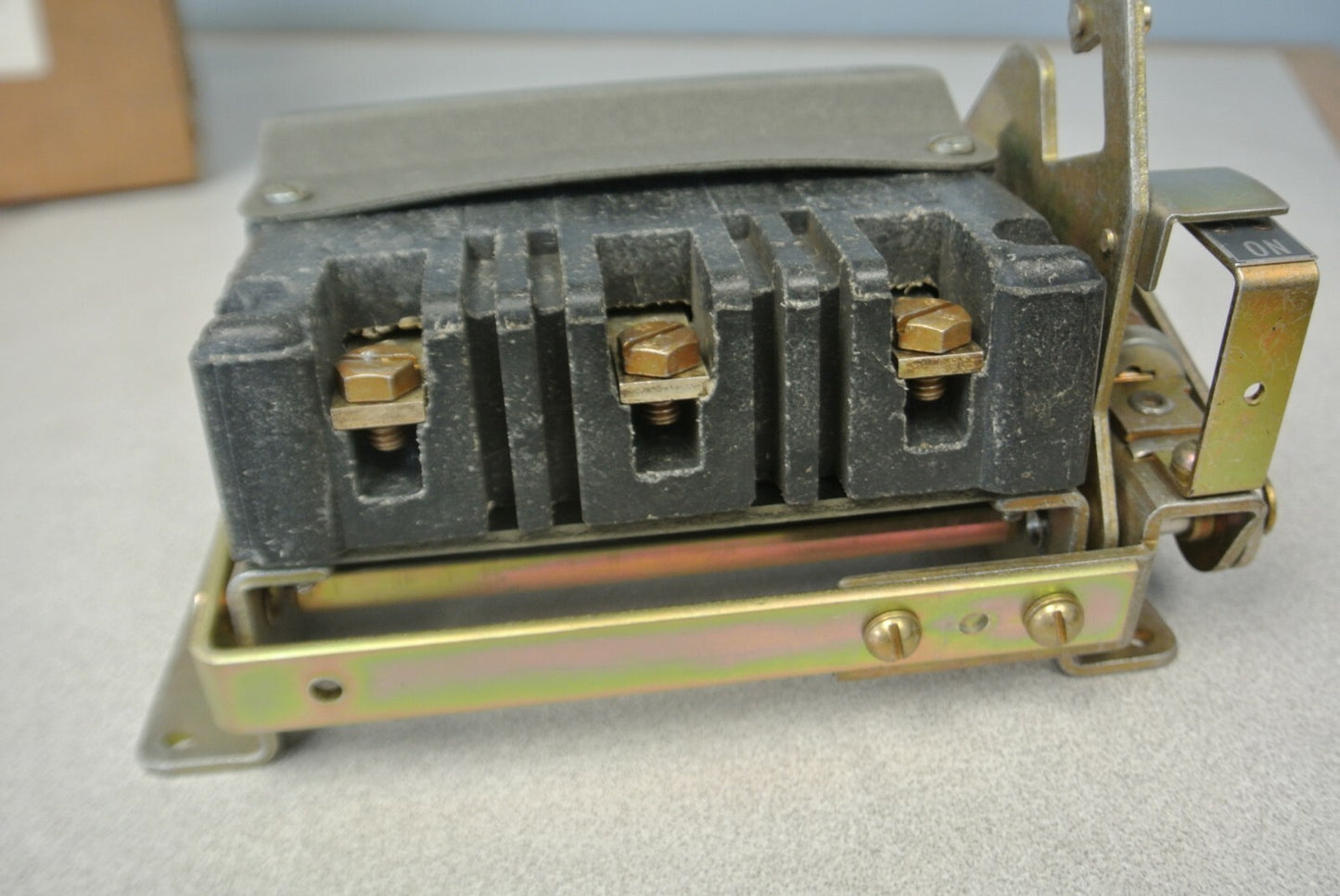 ALLEN-BRADLEY X-68867 SIZE 2 DISCONNECT SWITCH / NEW SURPLUS