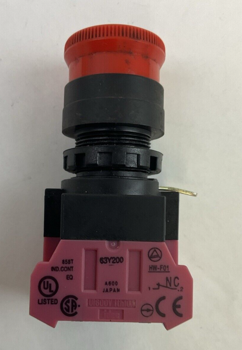 IDEC HW1B-V3F02-R TWIST LOCK PUSH BUTTON