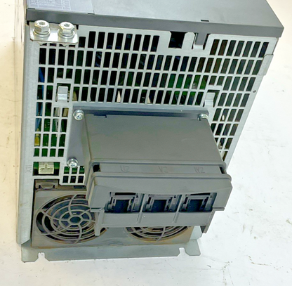 SIEMENS 1P 6SL3120-1TE28-5AA3 SINGLE MOTOR MODULE OUTPUT 3AC 400V 85A INPUT DC