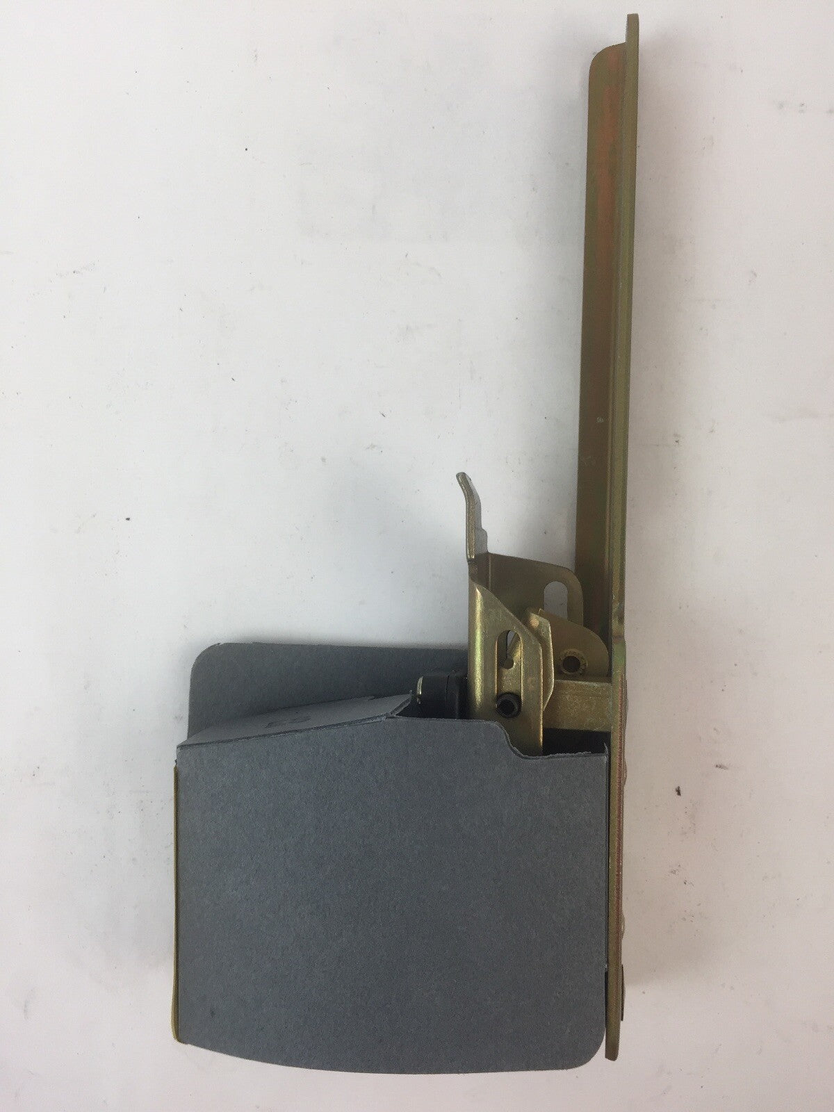 SQUARE D 9999 R-9 TWO POLE ELECTRICAL INTERLOCK FOR 100 & 200 AMP DISCONNECT