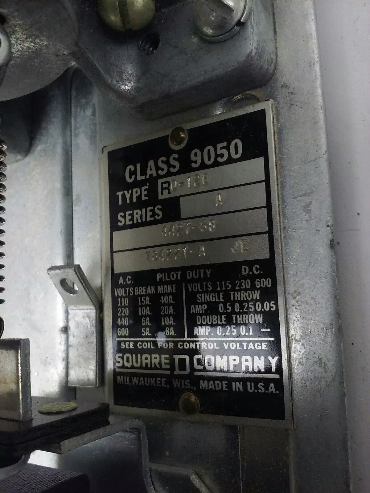 SQ. D CLASS 9050 TYPE RO-12E SER.A, AC PNEUMATIC TIMING RELAY, 120V,60HZ,15A,NEW