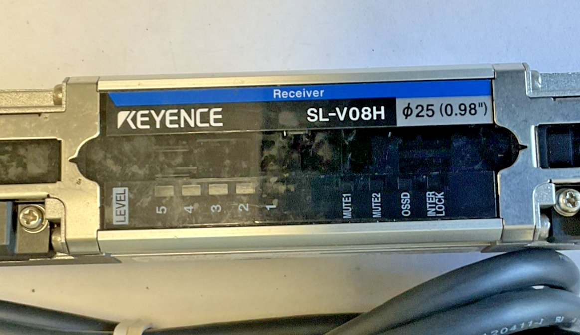 KEYENCE SL-V0H-T / SL-V08H-R  TRANSMITTER AND  RECIEVER 24VDC WITH CABLES