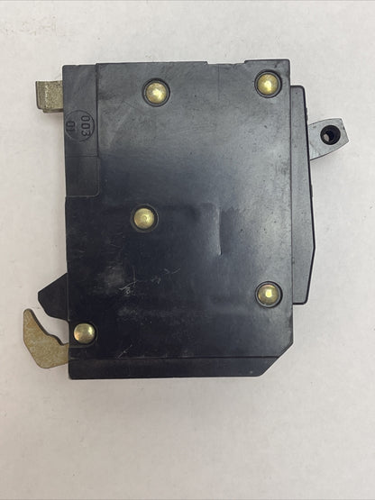 SQUARE D QOT1520 CIRCUIT BREAKER 15A 20A 120/240 VAC TWO 1 POLE UNITS CTL