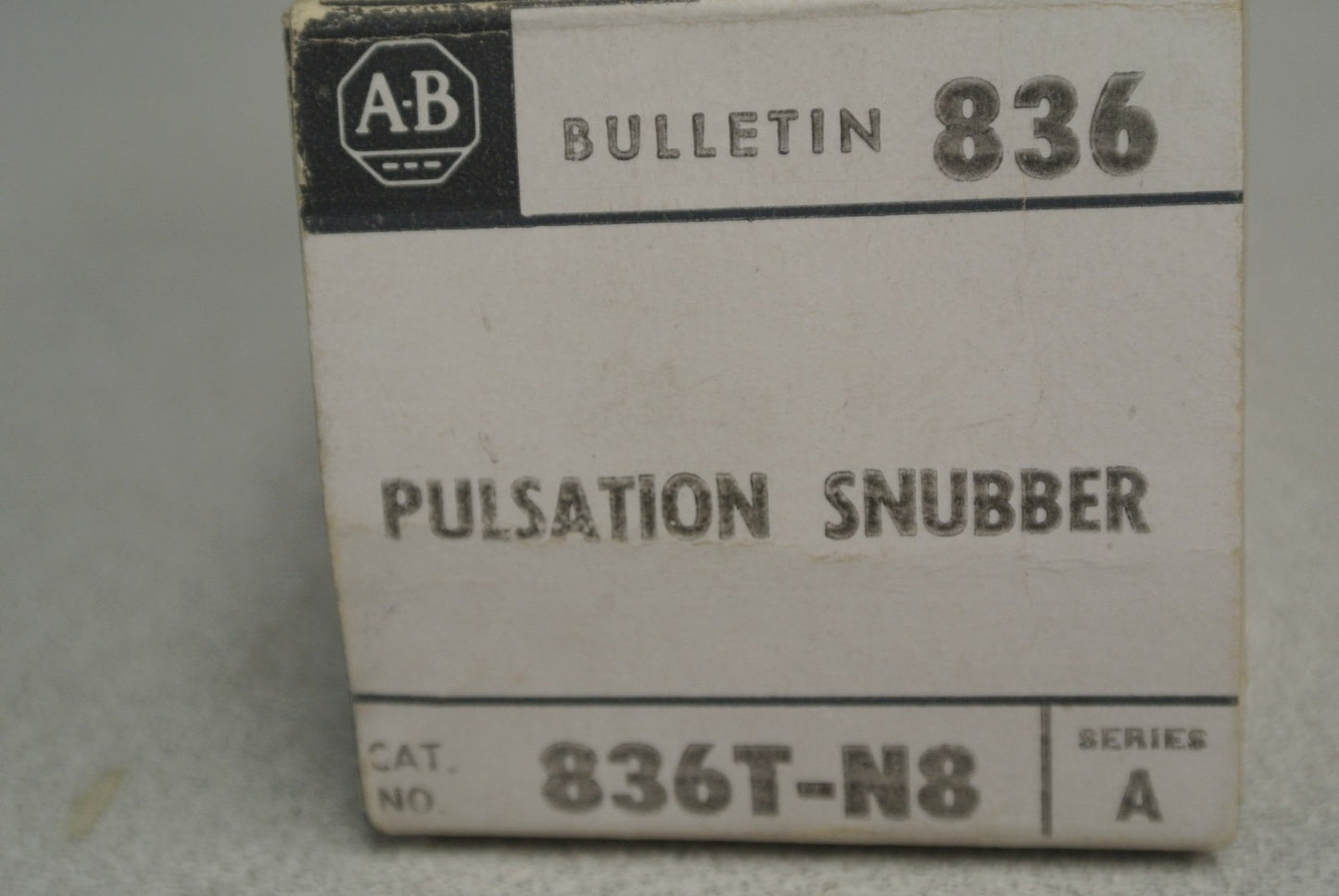 ALLEN-BRADLEY 836T-N8 Ser. A / PULSATION SNUBBER - NEW SURPLUS