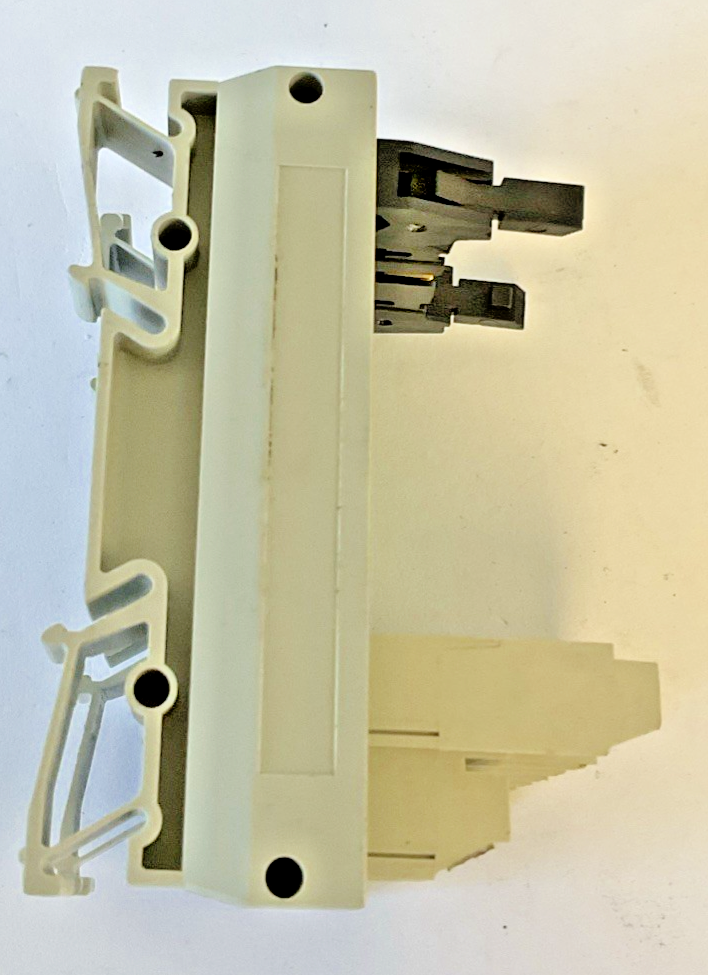 ALLEN BRADLEY 1492-IFM20FN  INTERFACE MODULE SER.A 132VAC/DC
