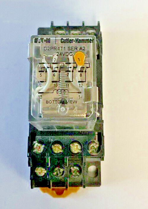 CUTLER HAMMER D2PR4T1 SER.A2 RELAY 24VDC W/ D2PA4 RELAY SOCKET 5A 250V