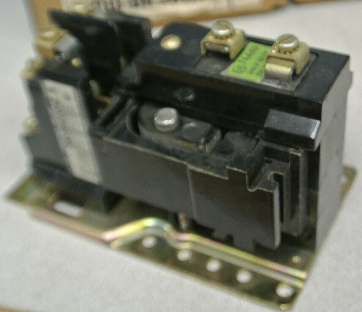 ALLEN-BRADLEY 700-BR200A2 TYPE BR AC RELAY 2 N.O. / 220-240V / NEW SURPLUS
