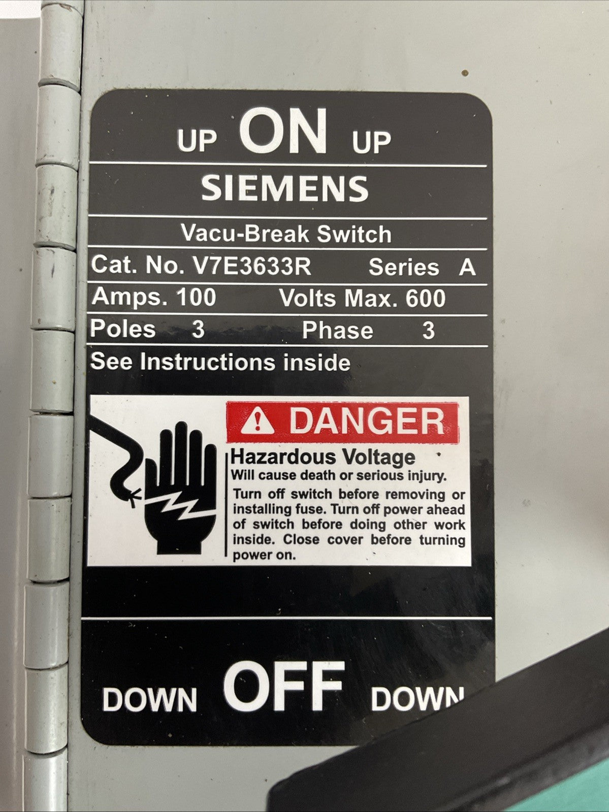 SIEMENS V7E3633R SER A 600V 100AMP 3PHASE 3POLE TWIN FUSIBLE VACU-BREAK SWITCH