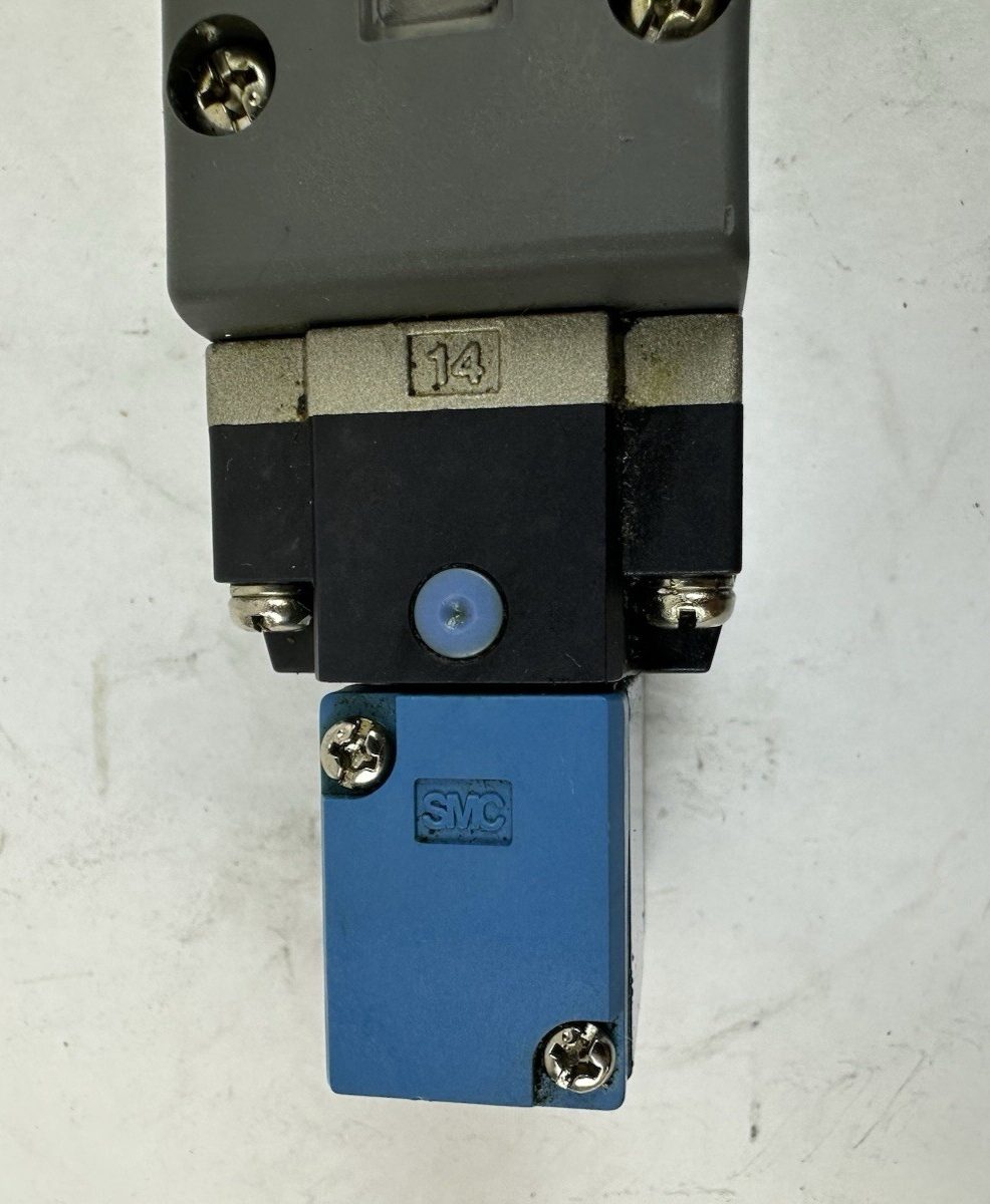 SMC VSS8-6-FG-D-3EZ-V1 SOLENOID VALVE 24VDC .075AMPS 1.8WATTS 142 PSI