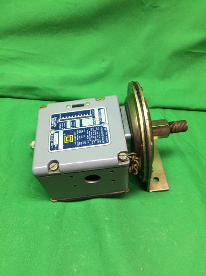 SQUARE D PRESSURE SWITCH 9012 AMW1, 120/240/480/480V, BREAK 15/10/6/50AMP, NEW