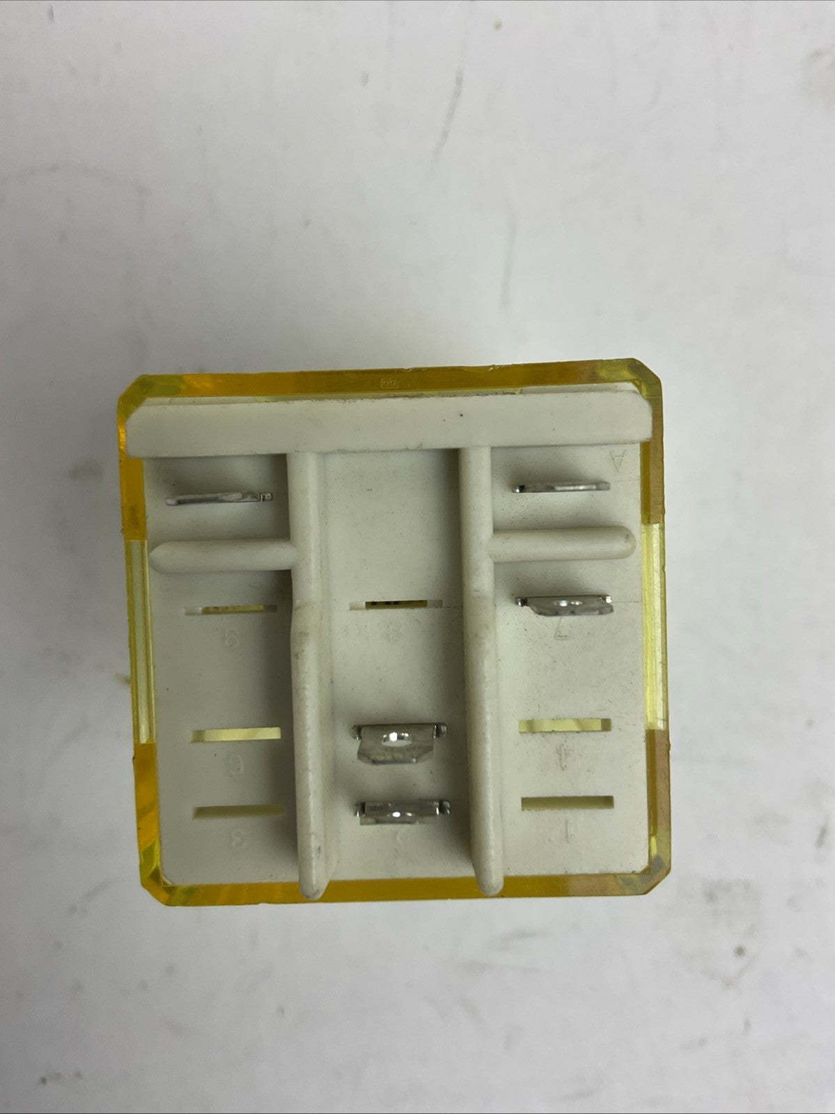 IDEC RRIBA-128-L DC24V RELAY (LOT OF 2)