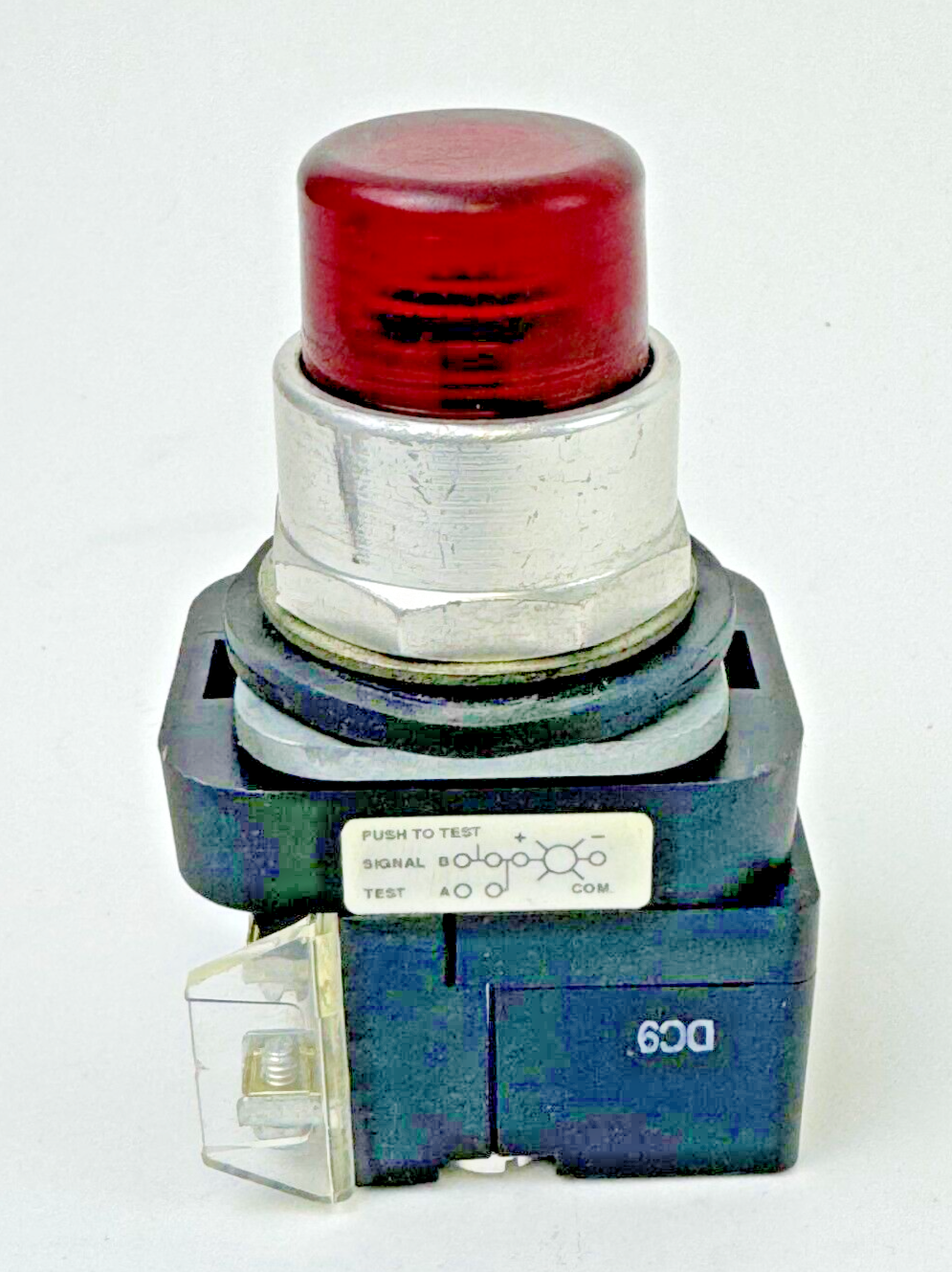 ALLEN-BRADLEY - 800T-QTH2R SER. U - RED ILLUMINATED PUSH BUTTON W/ BLOCK