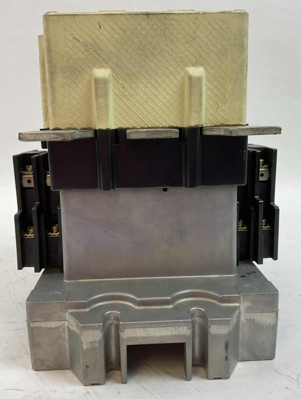 FUJI 1NC4HO CONTACTOR TYPE SC-10N/UL 600V 150HP 240A 3POLE COIL 100-120V 50/60HZ