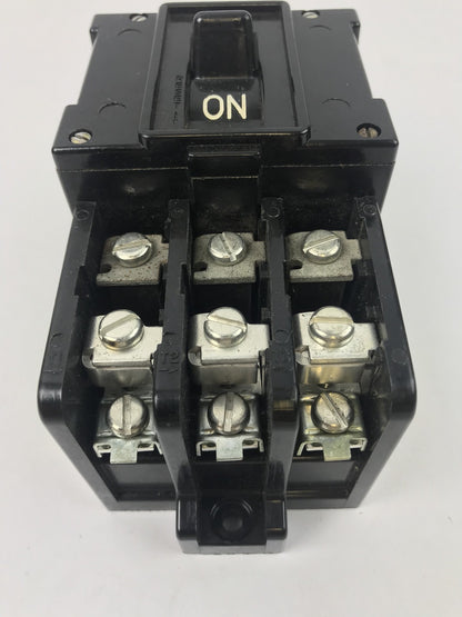 GE CR1062R9B MANUAL STARTER NEMA SIZE M-0 TOGGLE OPERATED 3 POLE 3 OLS