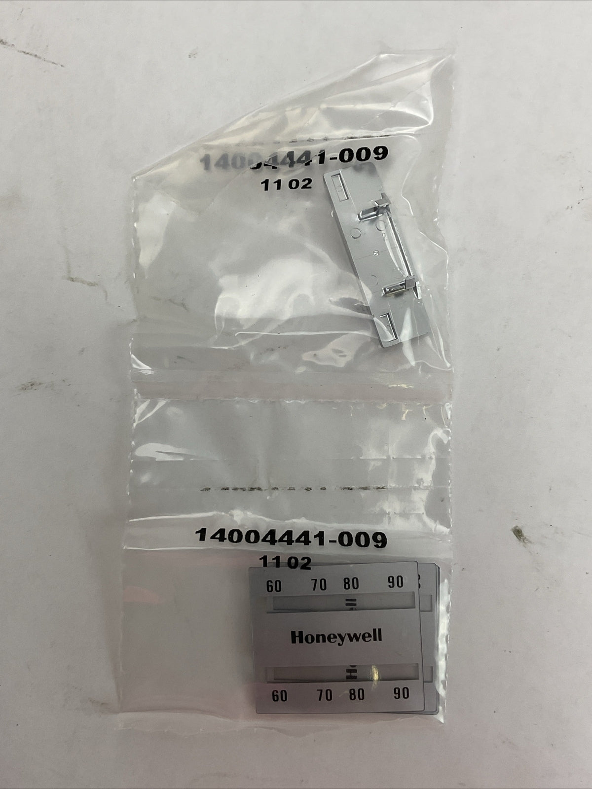 HONEYWELL TP973 A 2209 PNEUMATIC THERMOSTAT TEMPERATURE RANGE 60F TO 90F