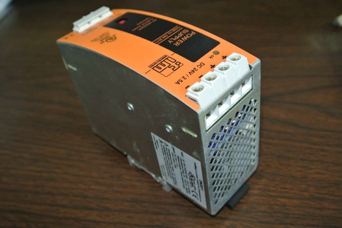 IFM DN2011 POWER SUPPLY - 115/230VAC, 50-60Hz -- 24VDC / 2.5A