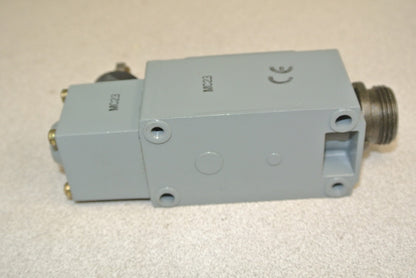 ALLEN-BRADLEY 802T-K1J1 OILTIGHT LIMIT SWITCH Ser. D / NON-PLUG-IN / NEW SURPLUS