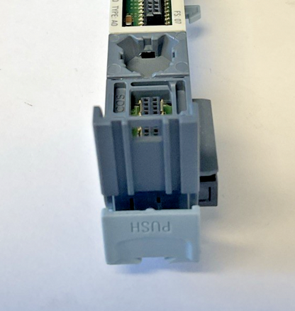 SIEMENS 6ES7 193-6BP20-0DA0 DIGITAL BASE MODULE ****LOTOF5****