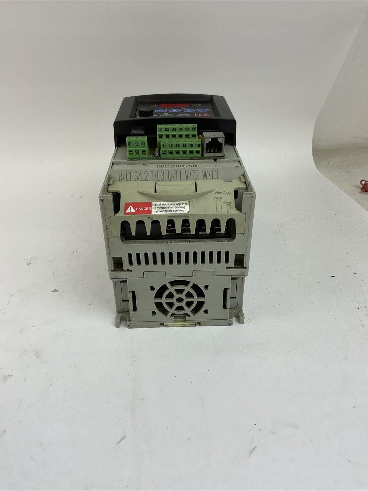 ALLEN BRADLEY 22A-D6P0N104 POWERFLEX DRIVE SER.A FRN: 2.03 7.5AMPS 3.0HP