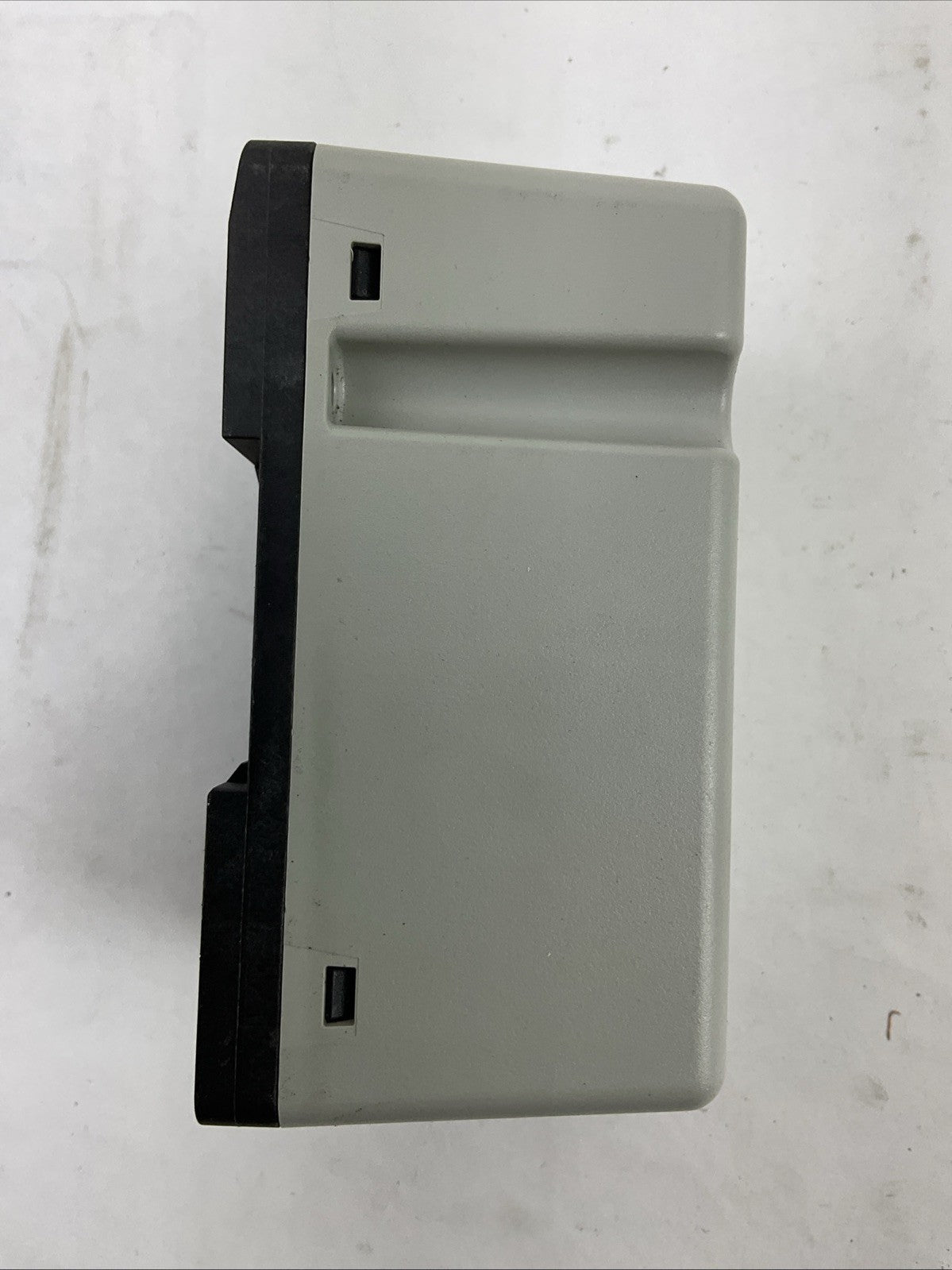 ALLEN BRADLEY 1492-REC15 SER A 15A 125V 50/60HZ DUPLEX RECEPTACLE DIN MOUNT