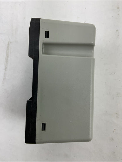 ALLEN BRADLEY 1492-REC15 SER A 15A 125V 50/60HZ DUPLEX RECEPTACLE DIN MOUNT