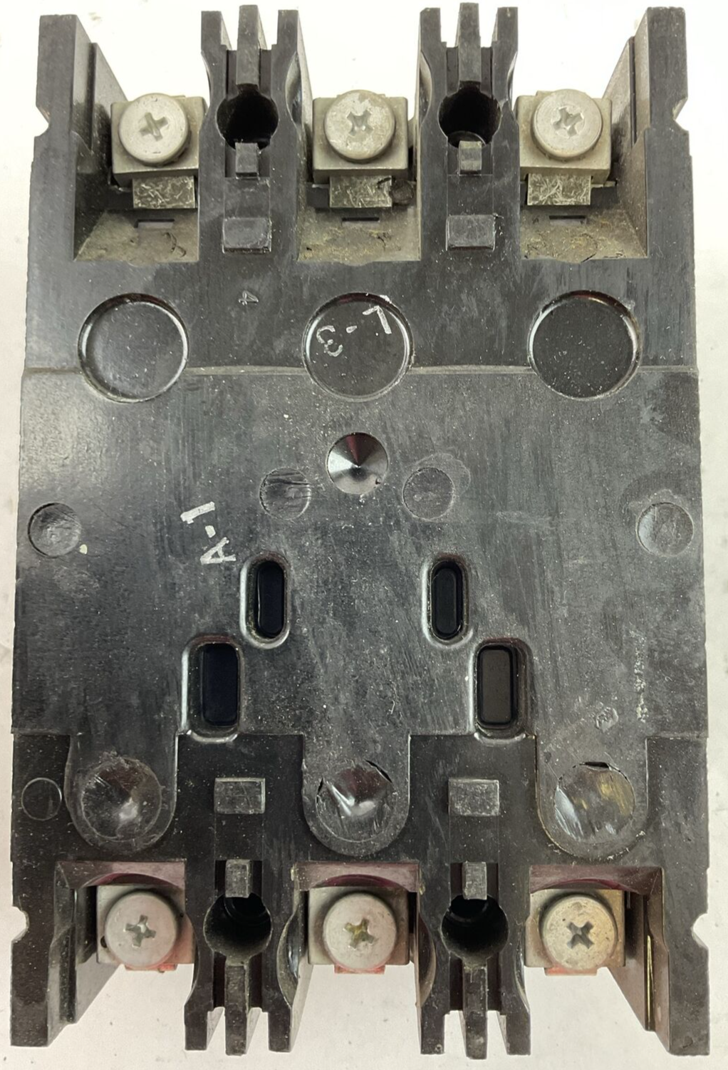 GE TED134Y100 MOLDED CASE SWITCH 100AMP 480VAC 3POLE
