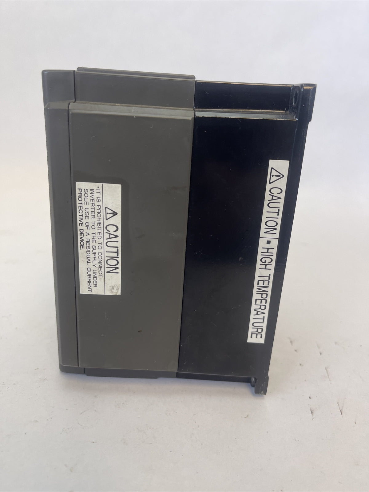 FUJI FVR0-4E9S-7EN INVERTER DRIVE OUTPUT 200-240VAC 3.0A 0.4kW 0.2-400HZ INPUT