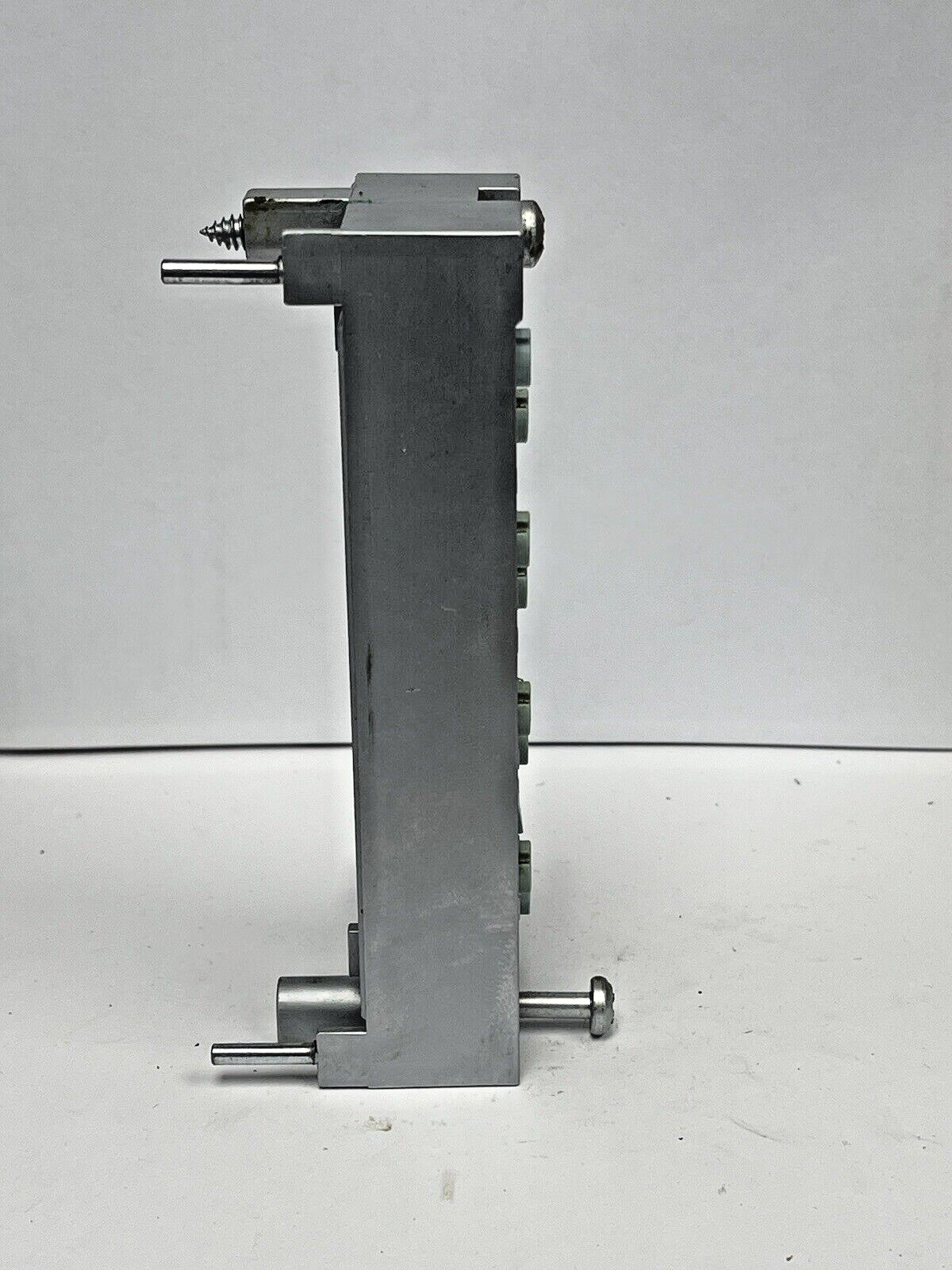 SIEMENS -6ES7 194-4CB00-0AA0 -SIMATIC DP CONNECTION MODULE FOR ET 200 PRO, 8xM12