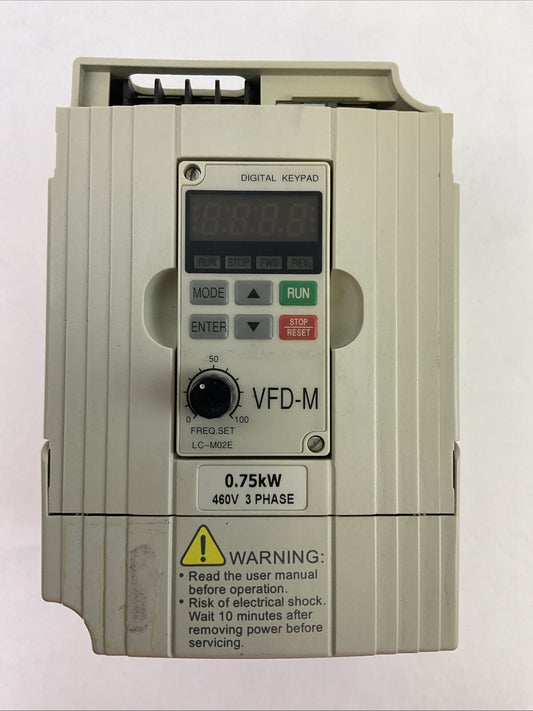 DELTA VFD007M43B AC DRIVE 0.75kW OUTPUT 3PH 0-480VAC 3A 2.3KVA 1HP MISSING COVER