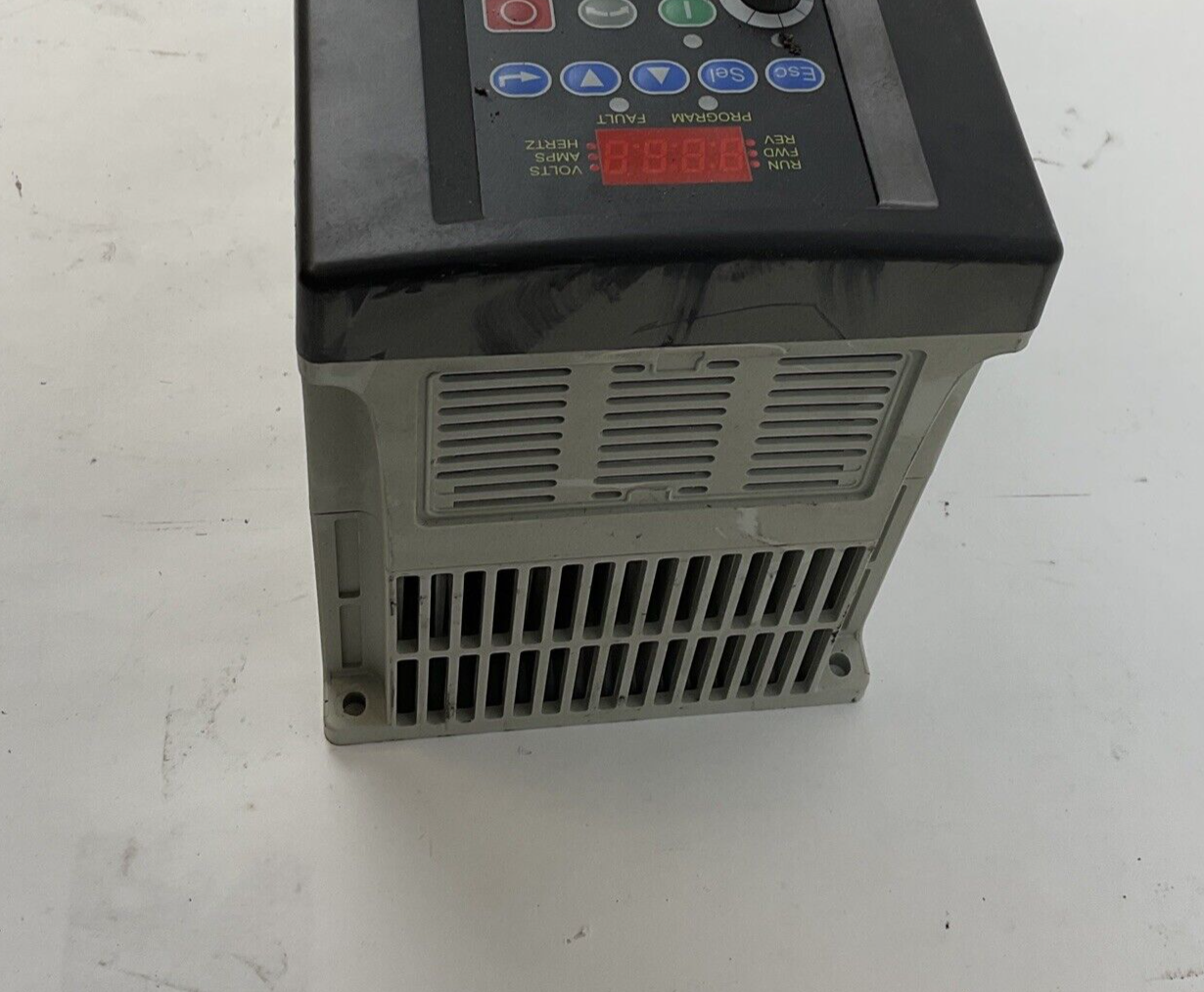 ALLEN BRADLEY 22B-E9P9N104 AC DRIVE 7.5HP 600V FRN6.01 11.2A 3PH