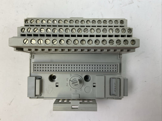 ALLEN BRADLEY 1794-TB3 TERMINAL BASE SER A