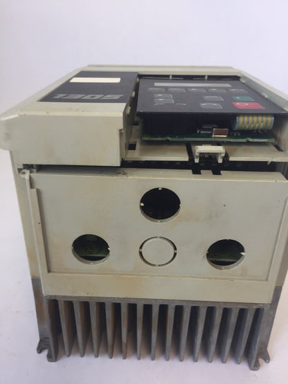ALLEN BRADLEY 1305-BA06A AC DRIVE INPUT 380-460V 5.8A OUTPUT 380-460V 6.0A 3 HP