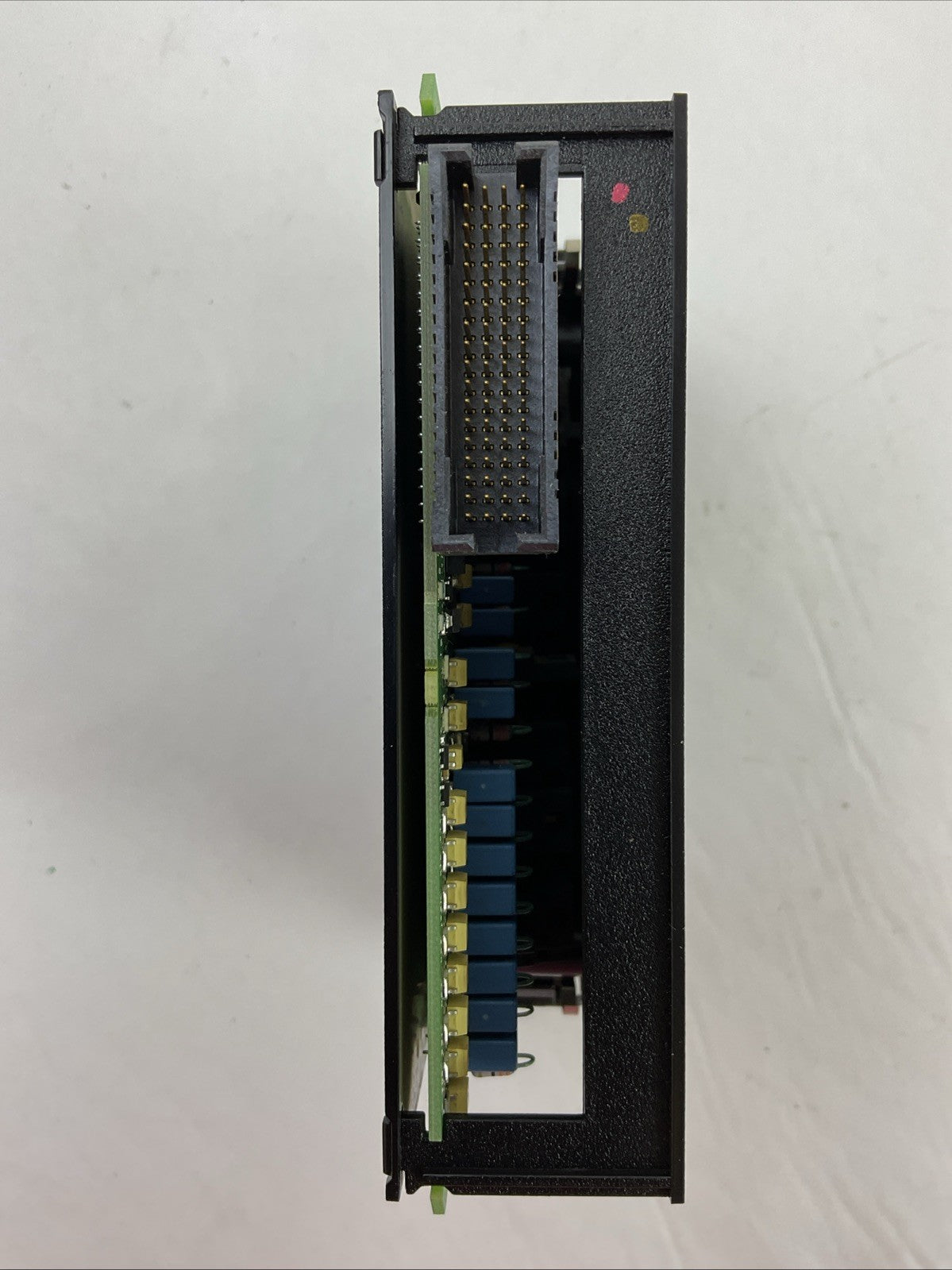ALLEN BRADLEY 1756-OA16 SER A FW 3.2 16 PT 120/240VAC OUTPUT 50/60HZ 0.5A PILOT