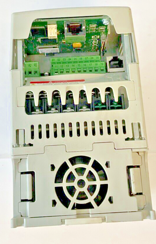 ALLEN BRADLEY 22B-D4P0N104 AC DRIVE SER.A 1.5KW 2.0HP 3PH 480VAC 63HZ 5.7AMPS