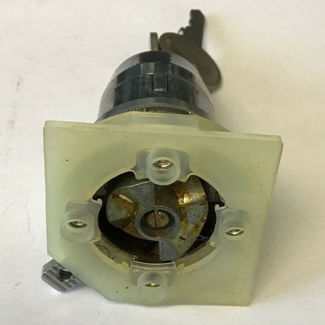 SQUARE D 9001 TS-9K5 NQ1101 SELECTOR SWITCH 3POS KEY OPERATED SER.A