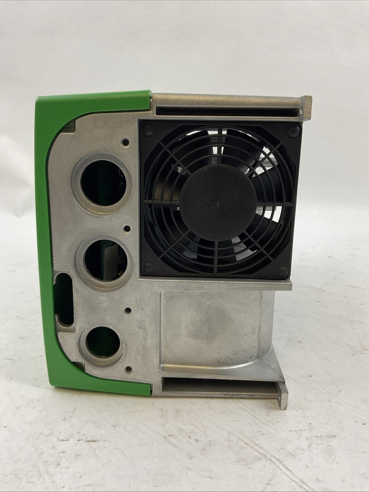 CONTROL TECHNIQUES COMMANDER SE33200550 INVERTER DRIVE 7.5HP 0-240VAC 25A