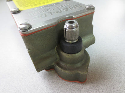 NAMCO EA180-11302 SNAP-LOCK LIMIT SWITCH - NEW SURPLUS