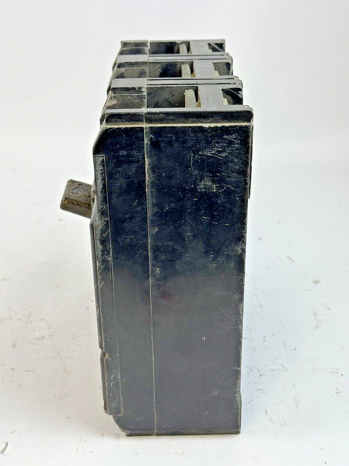 FPE - NJL431300 - MAGNETIC TRIP MOLDED CIRCUIT BREAKER - 300 A, 3 POLE, 480 VAC